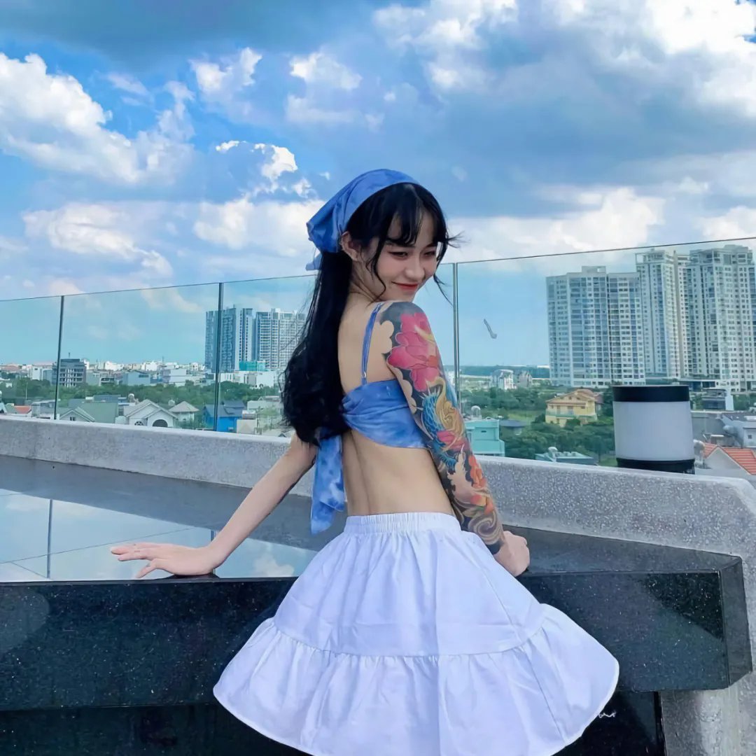 向左爱．向右爱